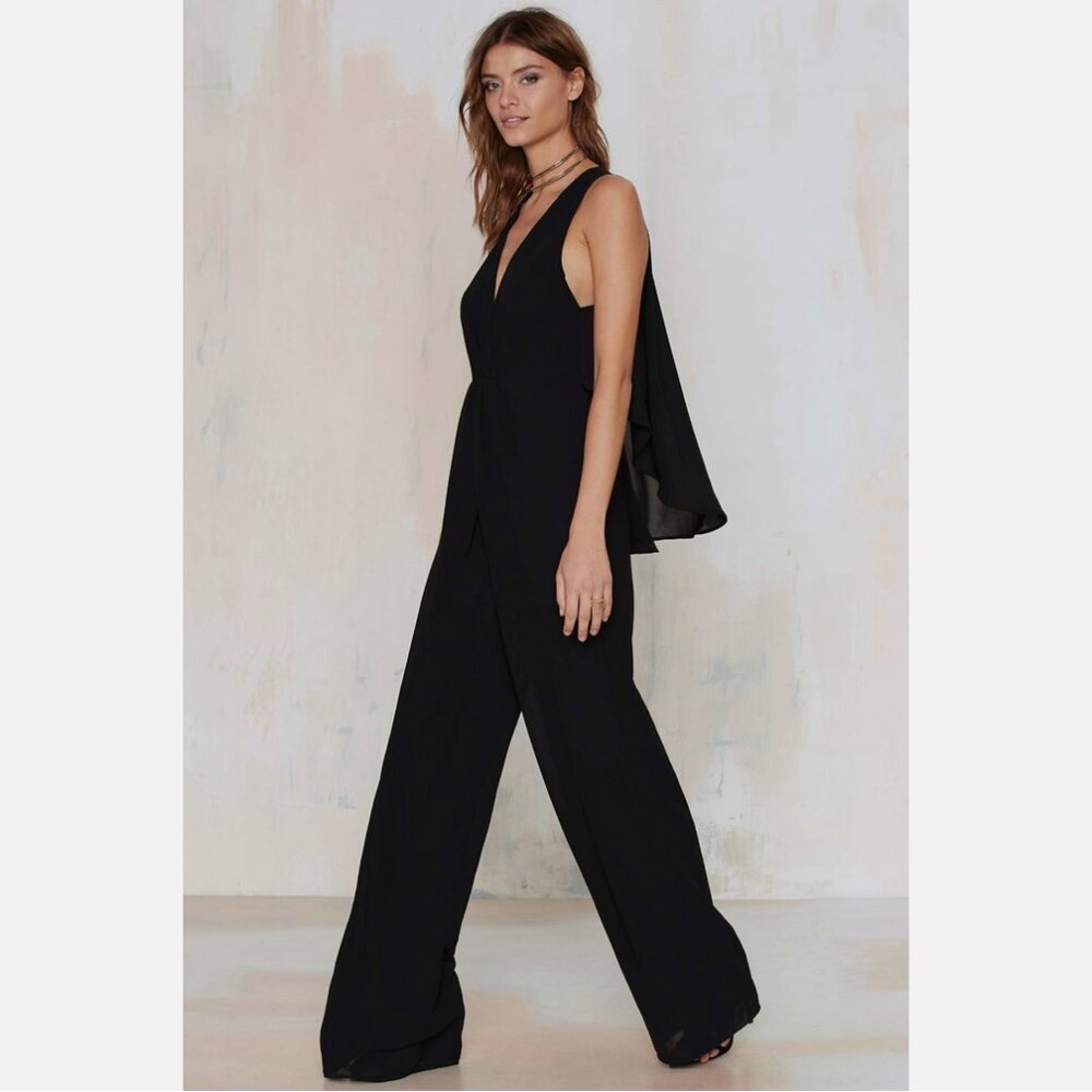 Nasty Gal Paradise Found Plunging Jumpsuit - Picture 2 of 4